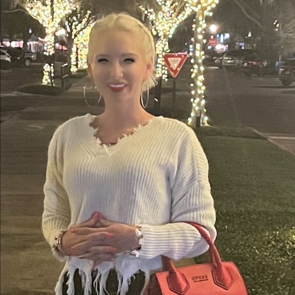 Meet your Posher, Brooke - Picture 4 of 12